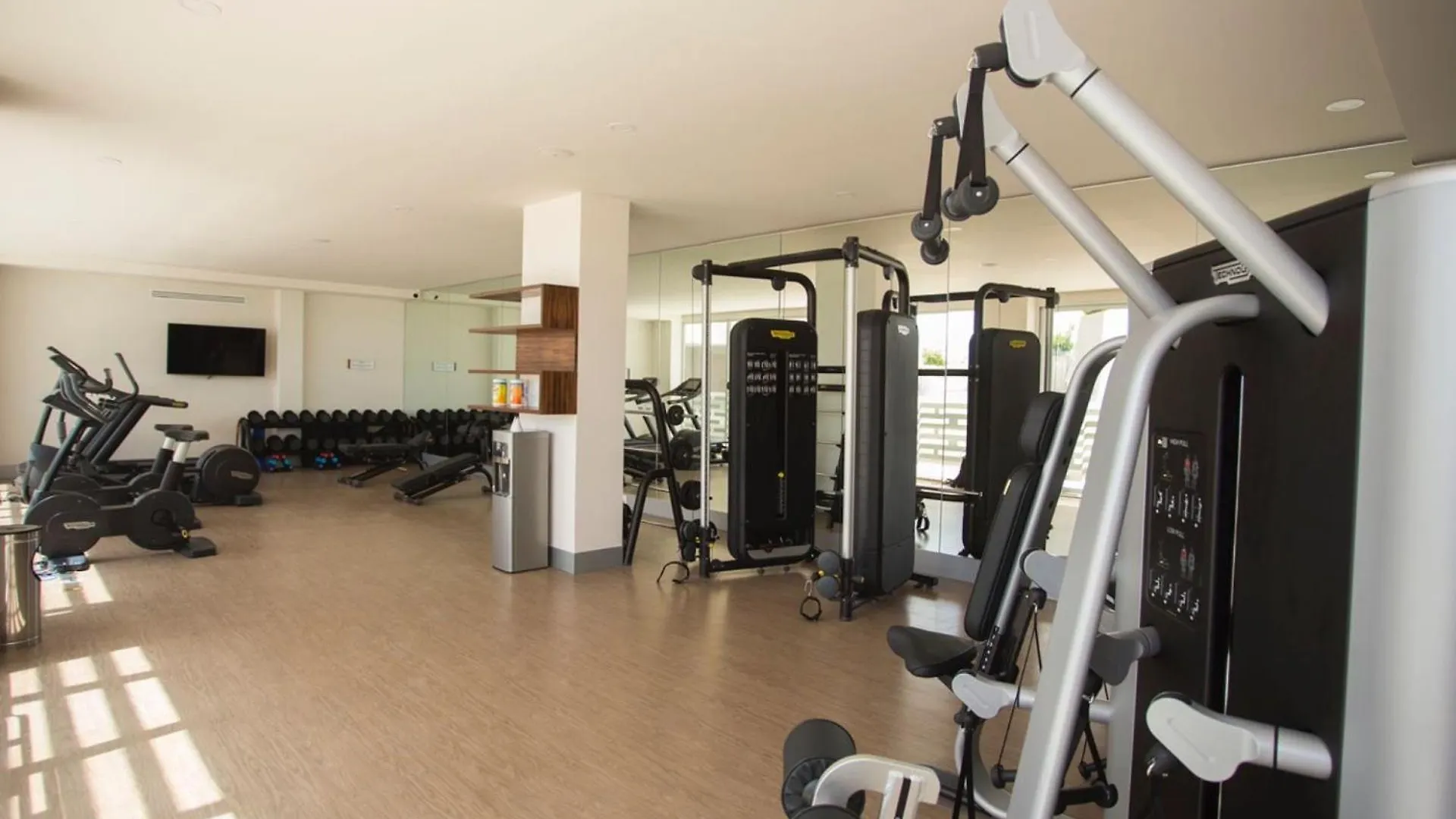 Luxurious 4Br Condo By The Beach - Rooftop Pool Cancún Apartman