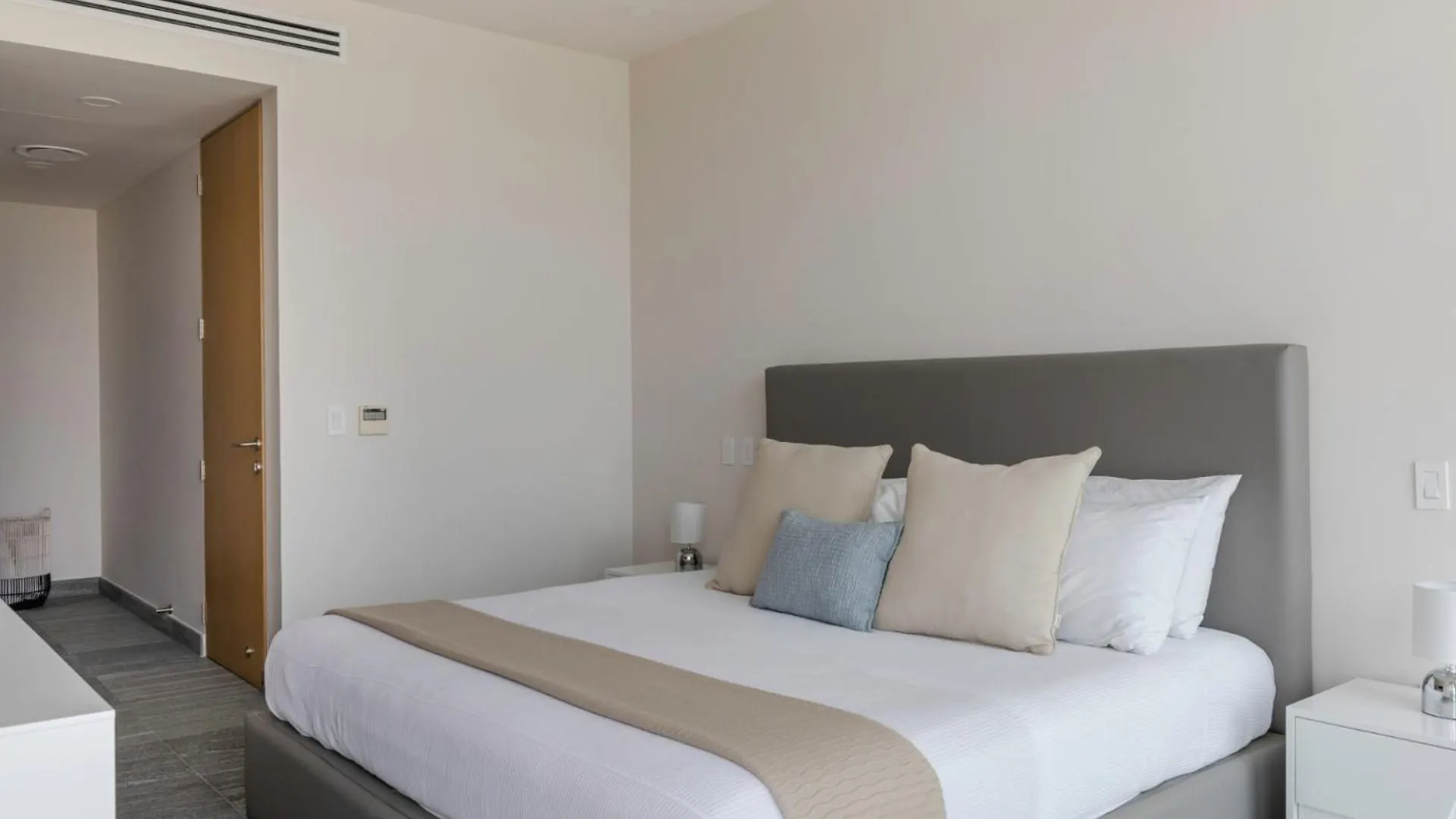 Luxurious 4Br Condo By The Beach - Rooftop Pool Cancún Apartman